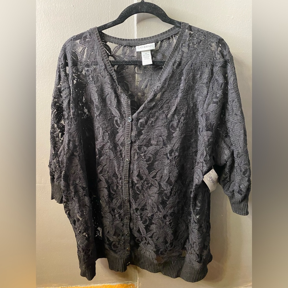Womens Black Lace Top. Button down, swoop neck . Size 2x 22/24. Catherine’s